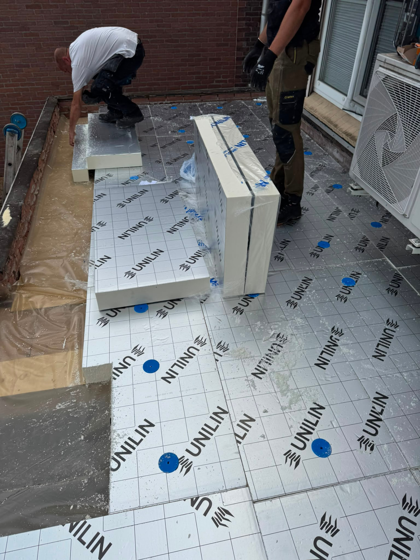 Team legt Unilin-isolatie
